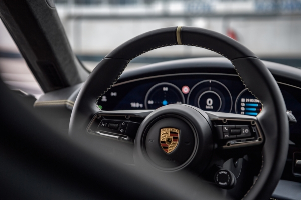 “Porsche” представляет эксклюзивный “Porsche Taycan GTS Hockenheimring Edition”