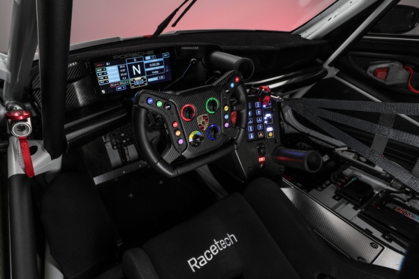 “Porsche” намерена продолжить историю успеха с новым “911 GT3 R”
