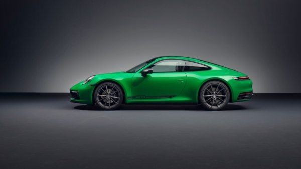 Новый облегченный спортивный автомобиль: “Porsche 911 Carrera T”