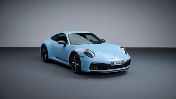 Jauna vieglsvara sporta automašīna: “Porsche 911 Carrera T”