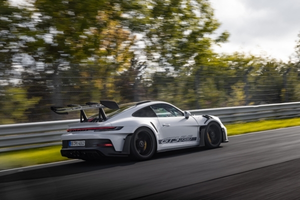 “Porsche 911 GT3 RS” pieveic apli 6:49,328 minūtēs
