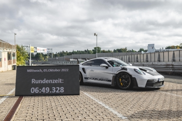 “Porsche 911 GT3 RS” pieveic apli 6:49,328 minūtēs