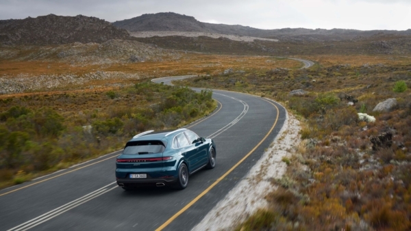 More luxury, more performance: Porsche presents the new Cayenne