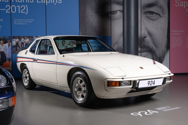 В Рижском Мотор-музее открылась уникальная выставка исторических автомобилей “Porsche”