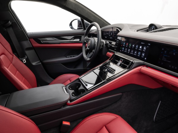 Jaunā “Porsche Panamera” – ar salona konceptu, kas orientēts uz autovadītāju