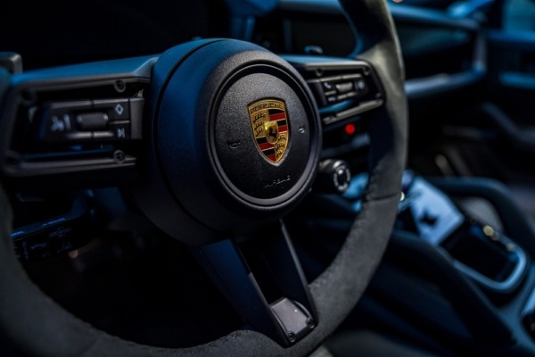 “Latvijas Gada Auto 2024” “Porsche Cayenne” atzīts par gada “premium” un gada sportiskāko auto
