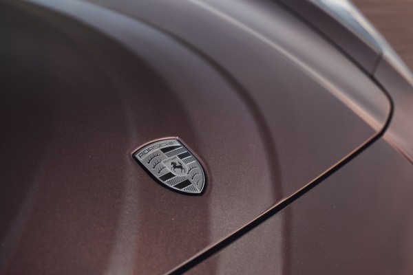 Šanhajā debitē jaunā “Porsche Panamera Turbo Sonderwunsch”