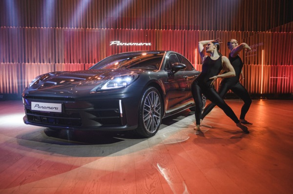 Rīgā prezentē jaunākās paaudzes “Porsche Panamera”