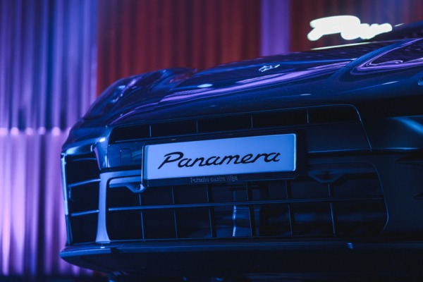Rīgā prezentē jaunākās paaudzes “Porsche Panamera”